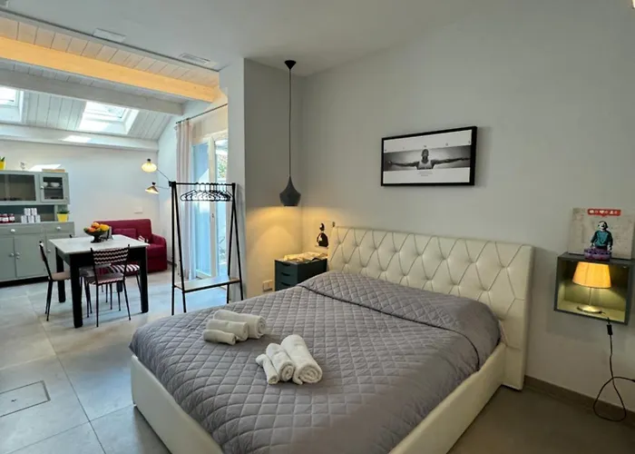 فندق مبيت وإفطار La Dimora Di Augusto 4*